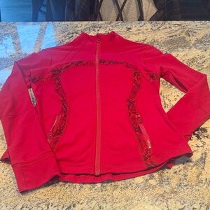 Lululemon Cranberry Define Full-Zip Active Jacket with thumb holes and covers
